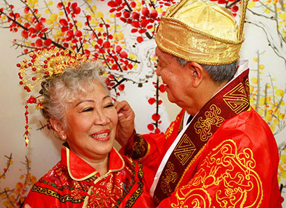 Ung thư vú, ung thư, đám cưới vàng, Trần Vĩnh Viễn, INDAHWATI JUTIAMI, đại sứ chống lại ung thư Ung thư vú, ung thư, đám cưới vàng, Trần Vĩnh Viễn, INDAHWATI JUTIAMI, đại sứ chống lại ung thư