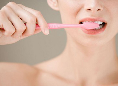 نزيف فرشي الأسنان  تحذير سرطان الكبد